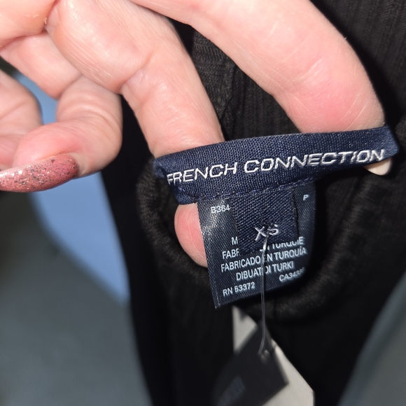 NEW FRENCH CONNECTION RIBBED BLACK DRESS. Bloomingdale's exclusive Size Xs - Picture 7 of 7